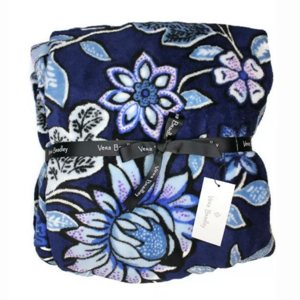 Vera Bradley Throw Blanket in Tropics Tapestry